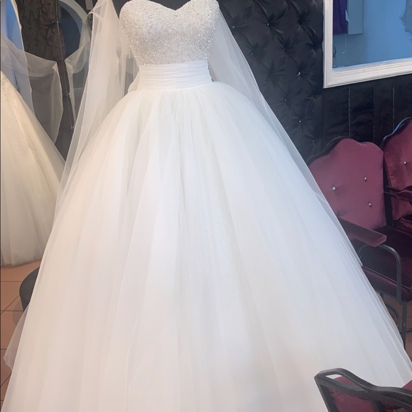 Wedding dress Brand new XS/S - Picture 3 of 3